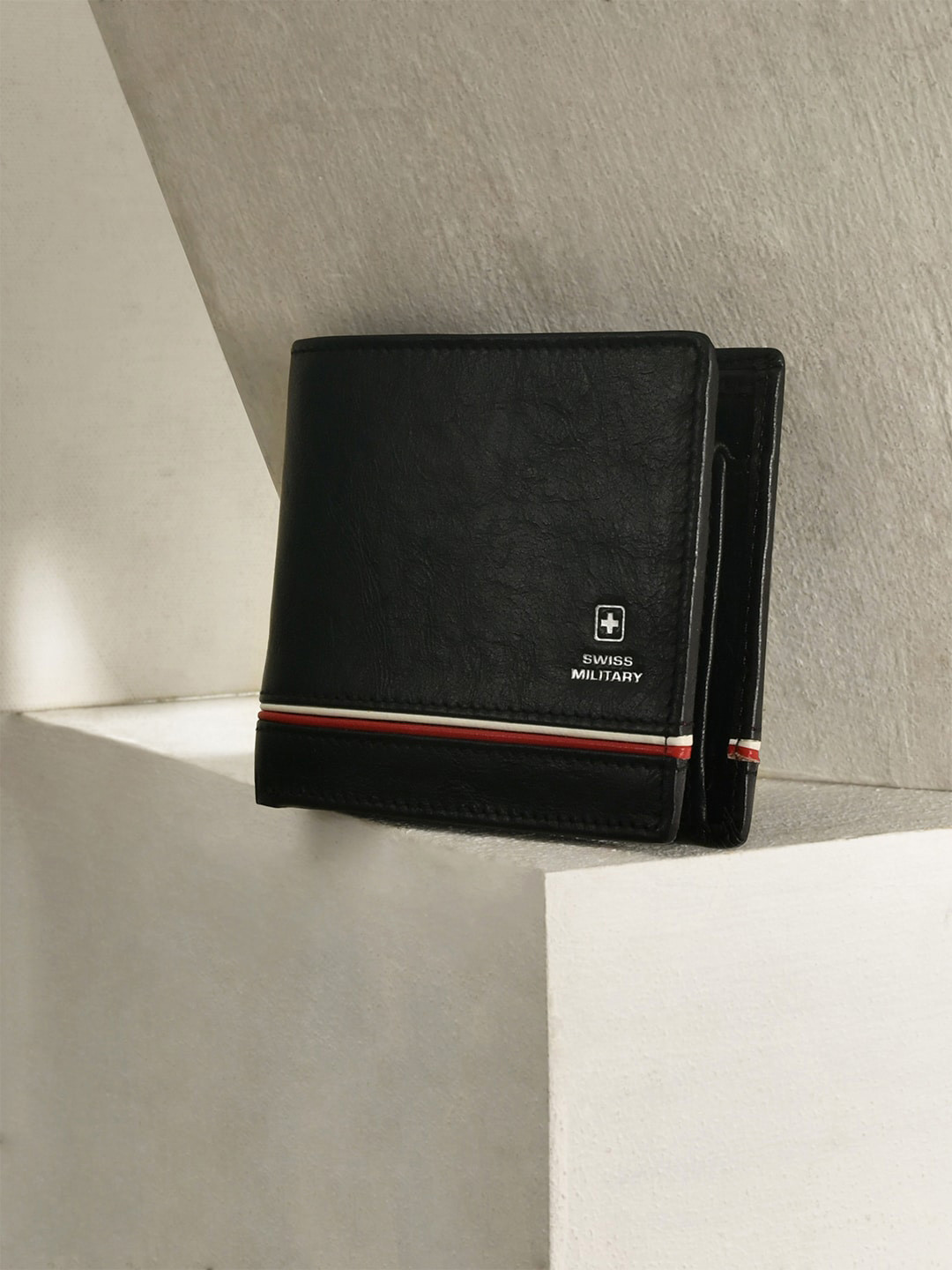 

SWISS MILITARY Men Leather Two Fold Wallet, Black