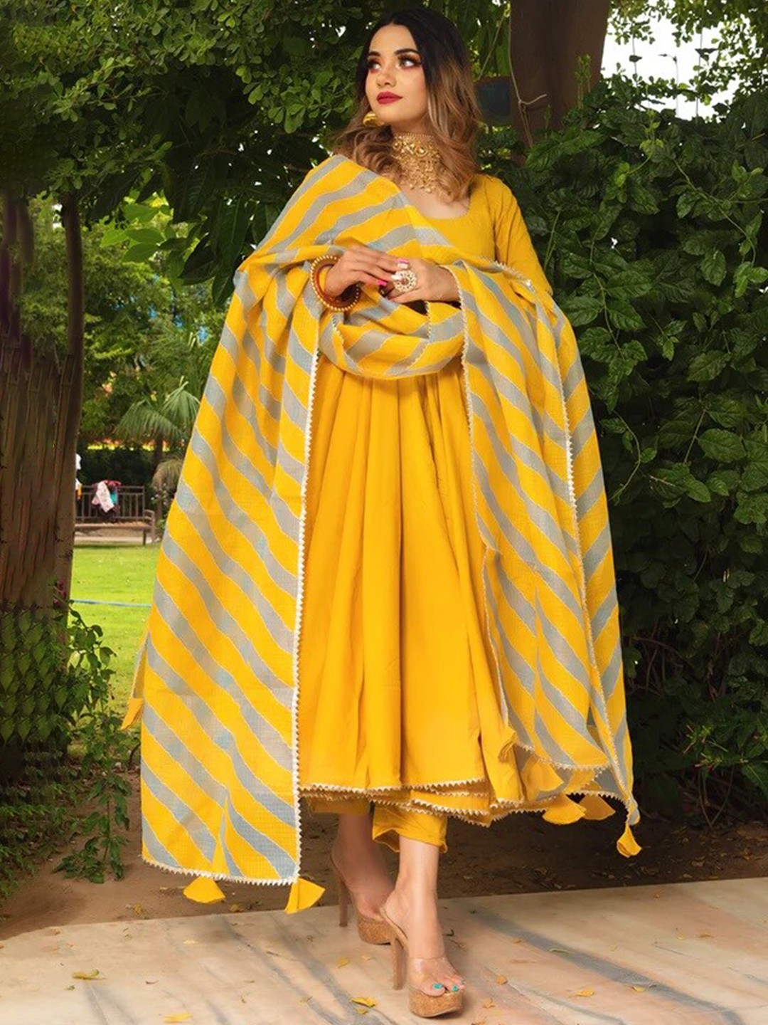 

Pomcha Gotta Patti Anarkali Kurta With Trousers & Dupatta, Yellow