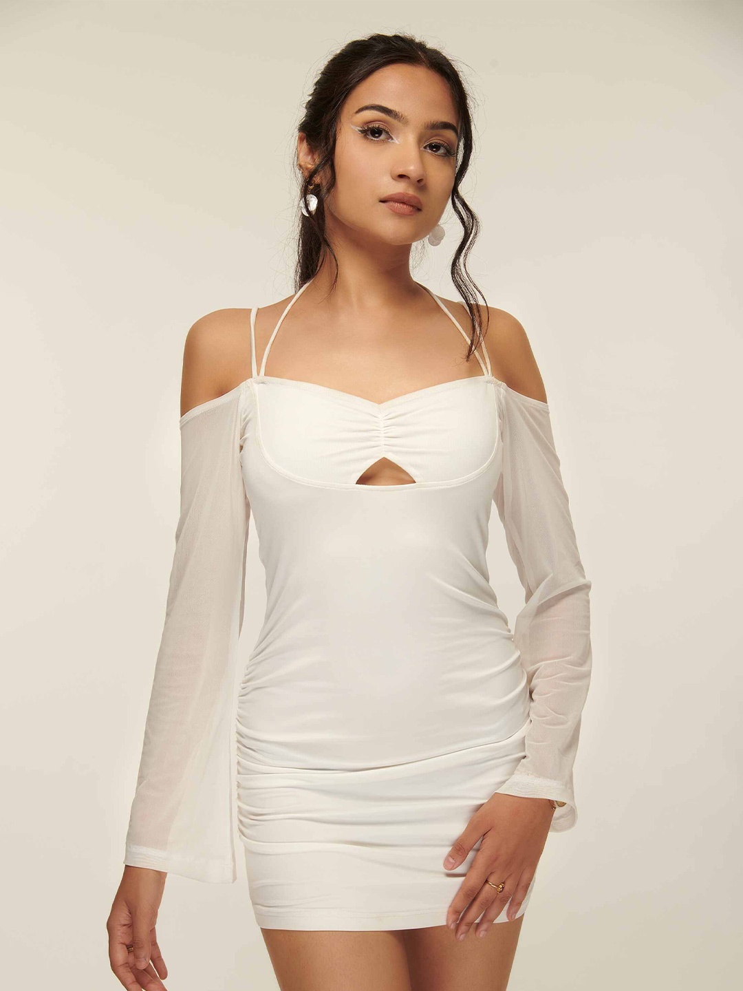 

IZF Cut-Out Detail Cold-Shoulder Sleeves Ruched Bodycon Dress, White