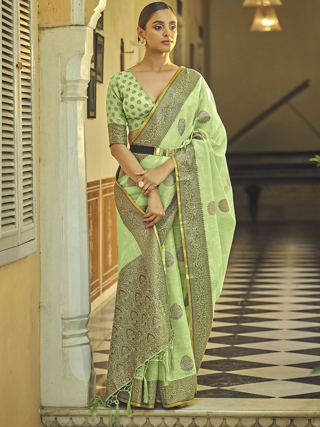 

Satrani Ethnic Motifs Woven Design Zari Linen Blend Saree, Green