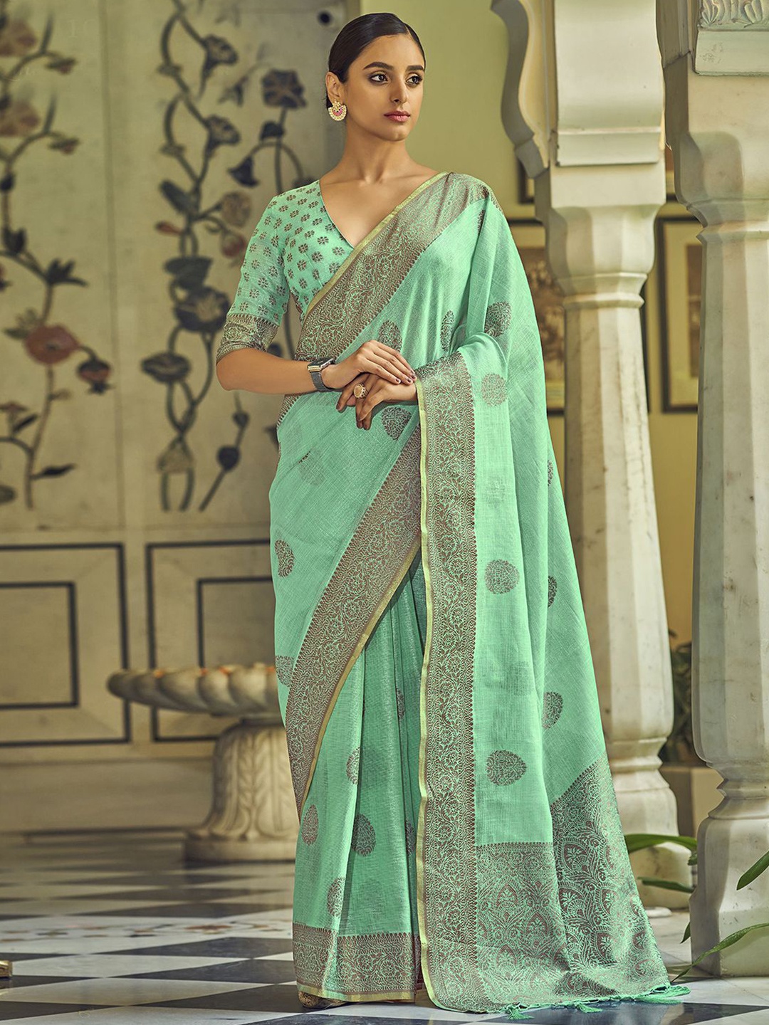 

Satrani Floral Motif Woven Design Zari Saree, Turquoise blue