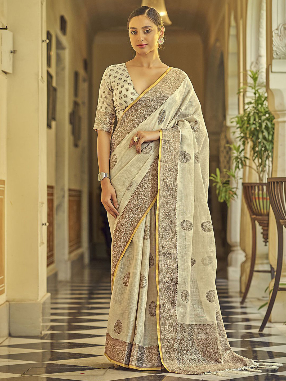 

Satrani Floral Woven Design Zari Linen Blend Saree, Cream