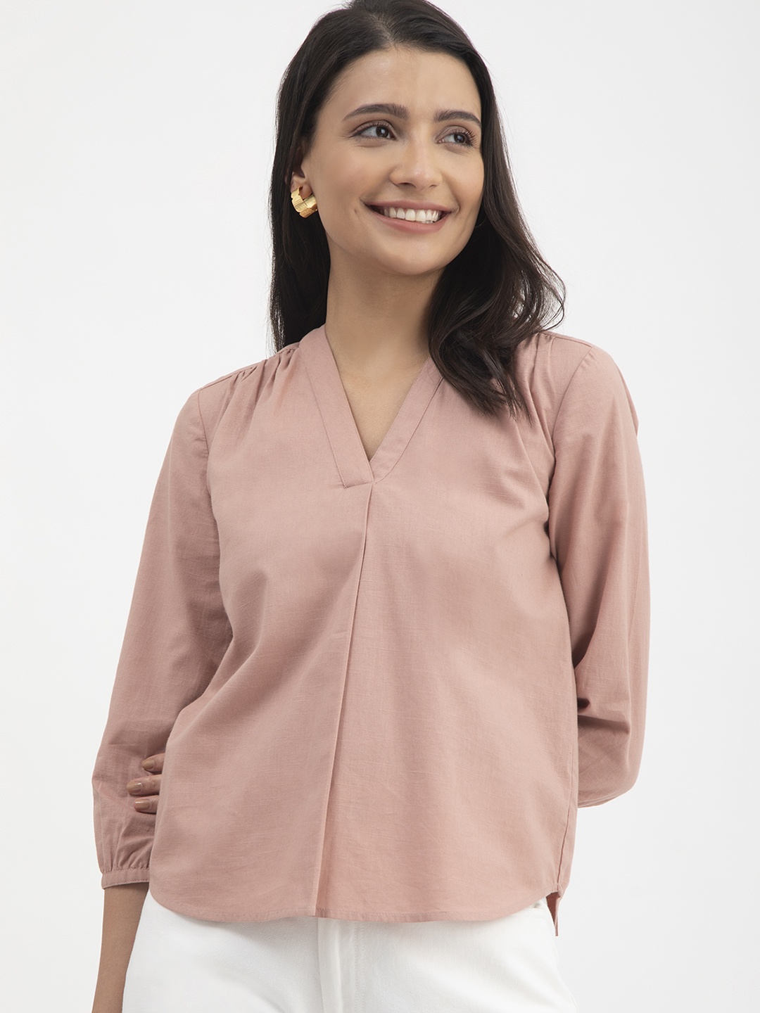 

FableStreet Puff Sleeves Curved V-Neck Pleated Cotton Linen Top, Pink