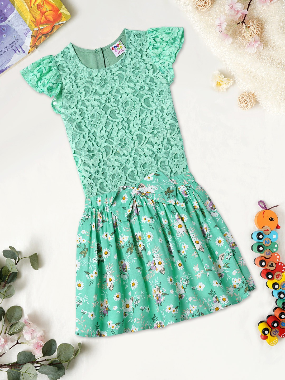 

ZION Girls Self Design Top With Printed Skirt, Green