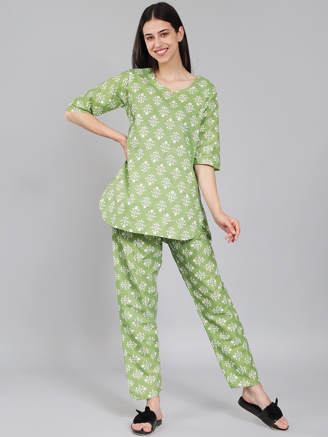 

LacyLook Floral Printed Pure Cotton Night Suit, Green