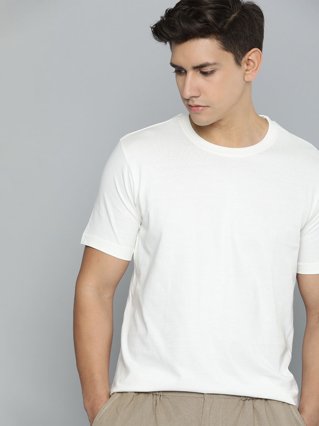 

ether Men Solid T-shirt, White