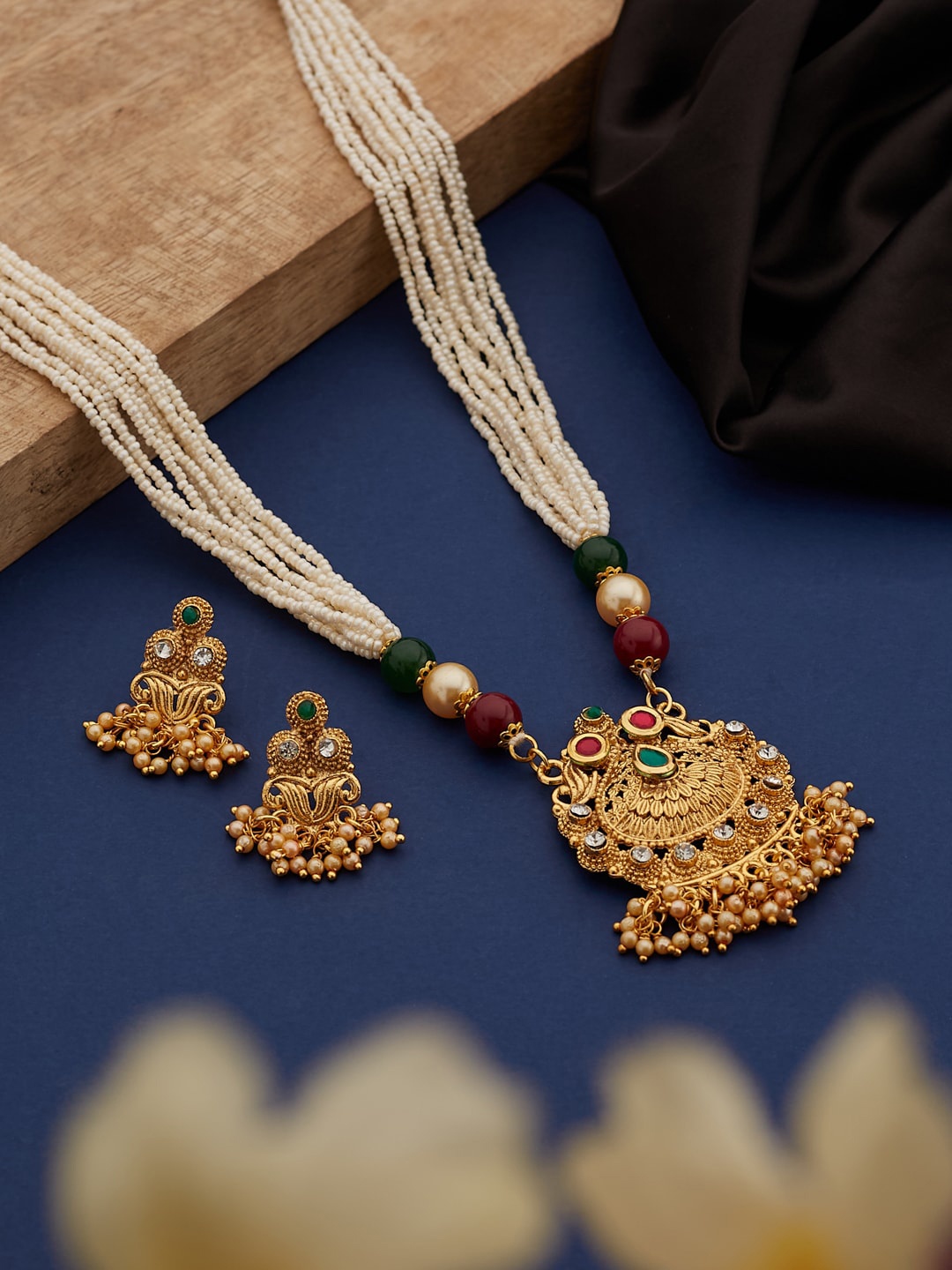 

ATIBELLE Gold-Plated Stone Studded & Beaded Jewellery Set, Off white
