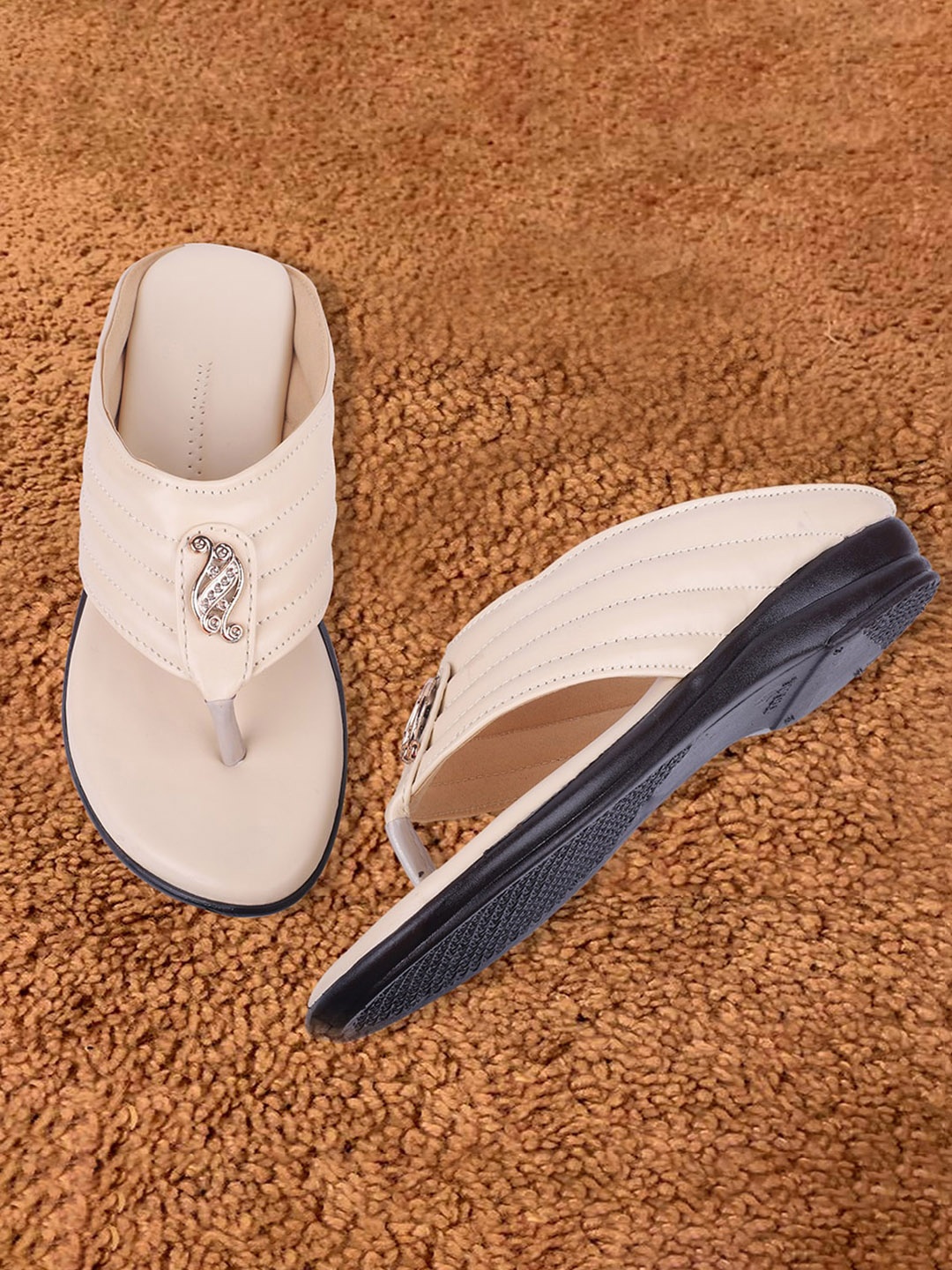

FABBMATE Women Ethnic Embellished Open Toe Flats, Off white