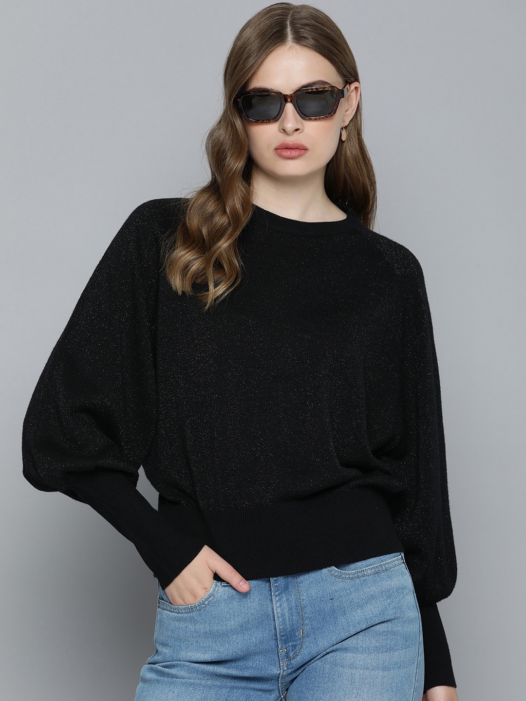

Levis Women Metallic Solid Raglan Sleeves Kitted Round Neck Pullover, Black
