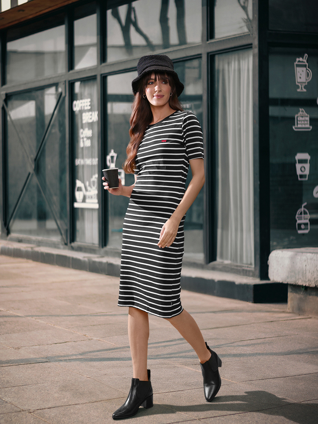 

Levis Striped Round-Neck Pure Cotton Sheath Dress, Black