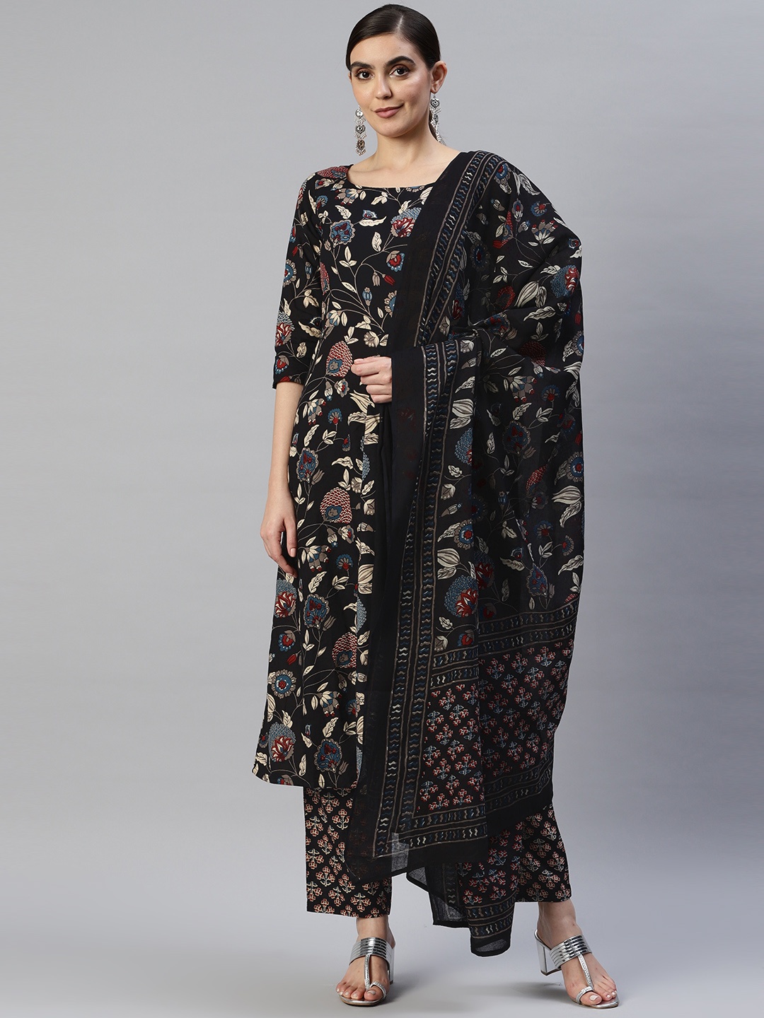 

Popnetic Women Black Floral Printed Pure Cotton Kurta with Trousers & With Dupatta