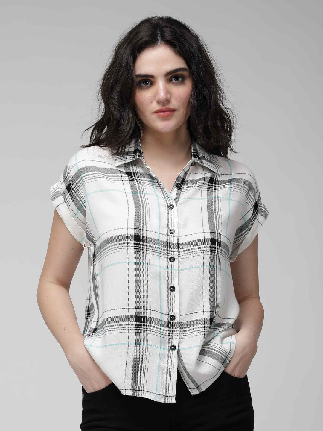 

IDK Extended Sleeves Shirt Collar Checked Shirt Style Top, White