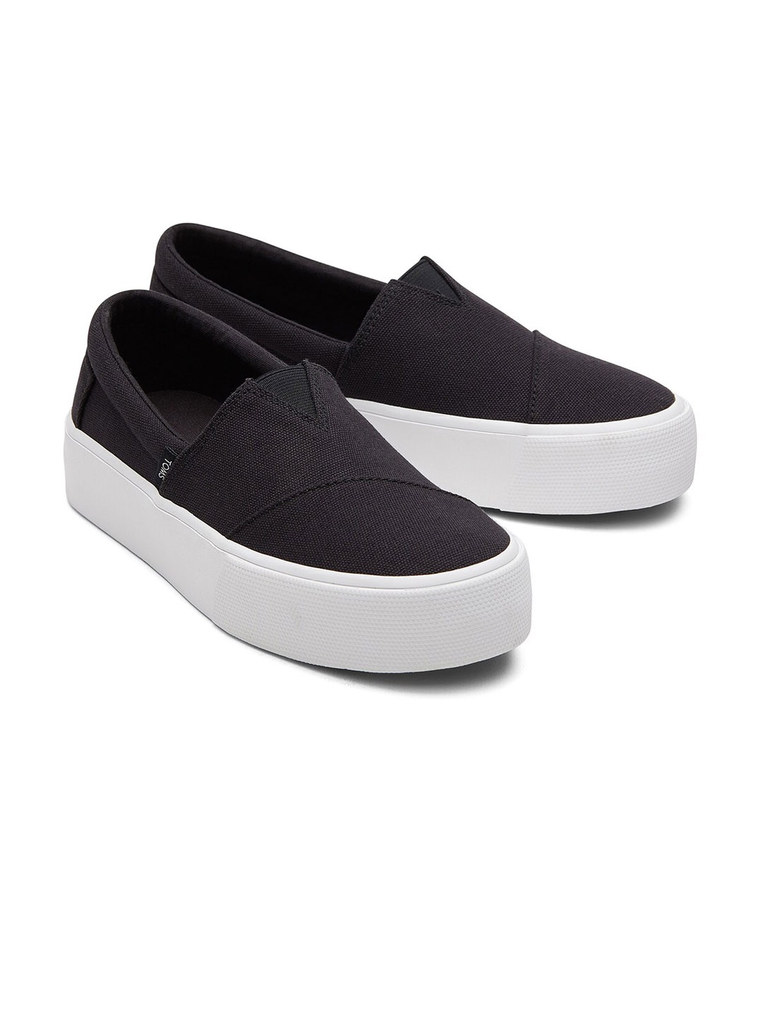 

TOMS Women Lightweight Canvas Slip-On Sneakers, Black