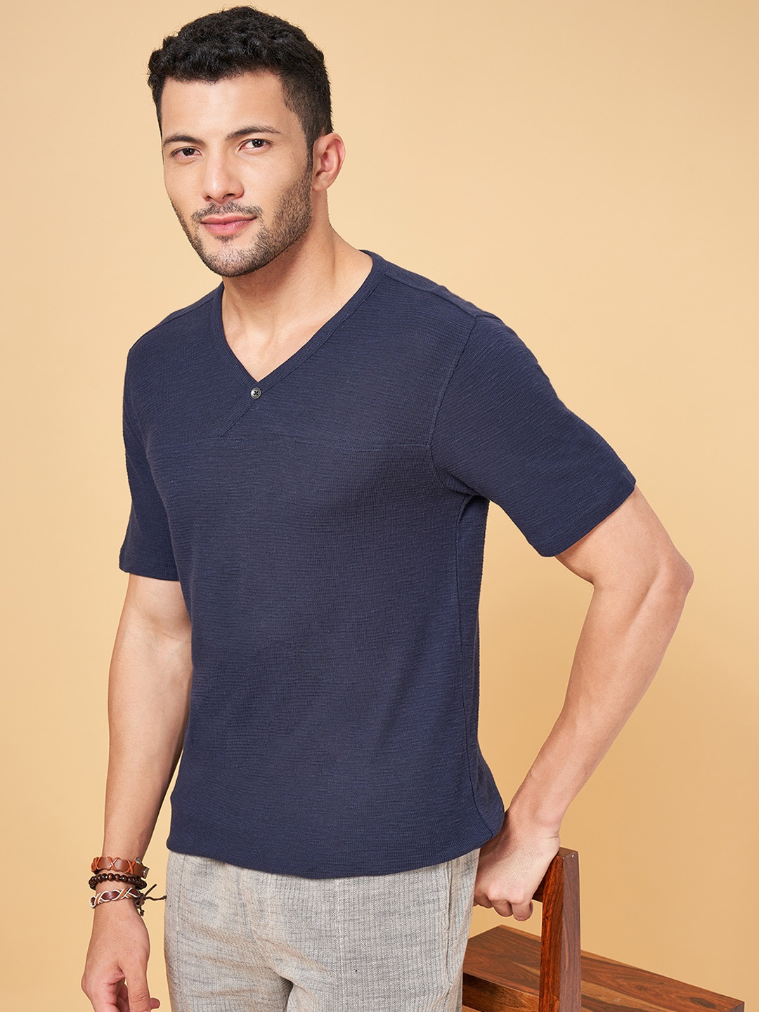 

7 Alt by Pantaloons Men V-Neck Cotton T-shirt, Navy blue