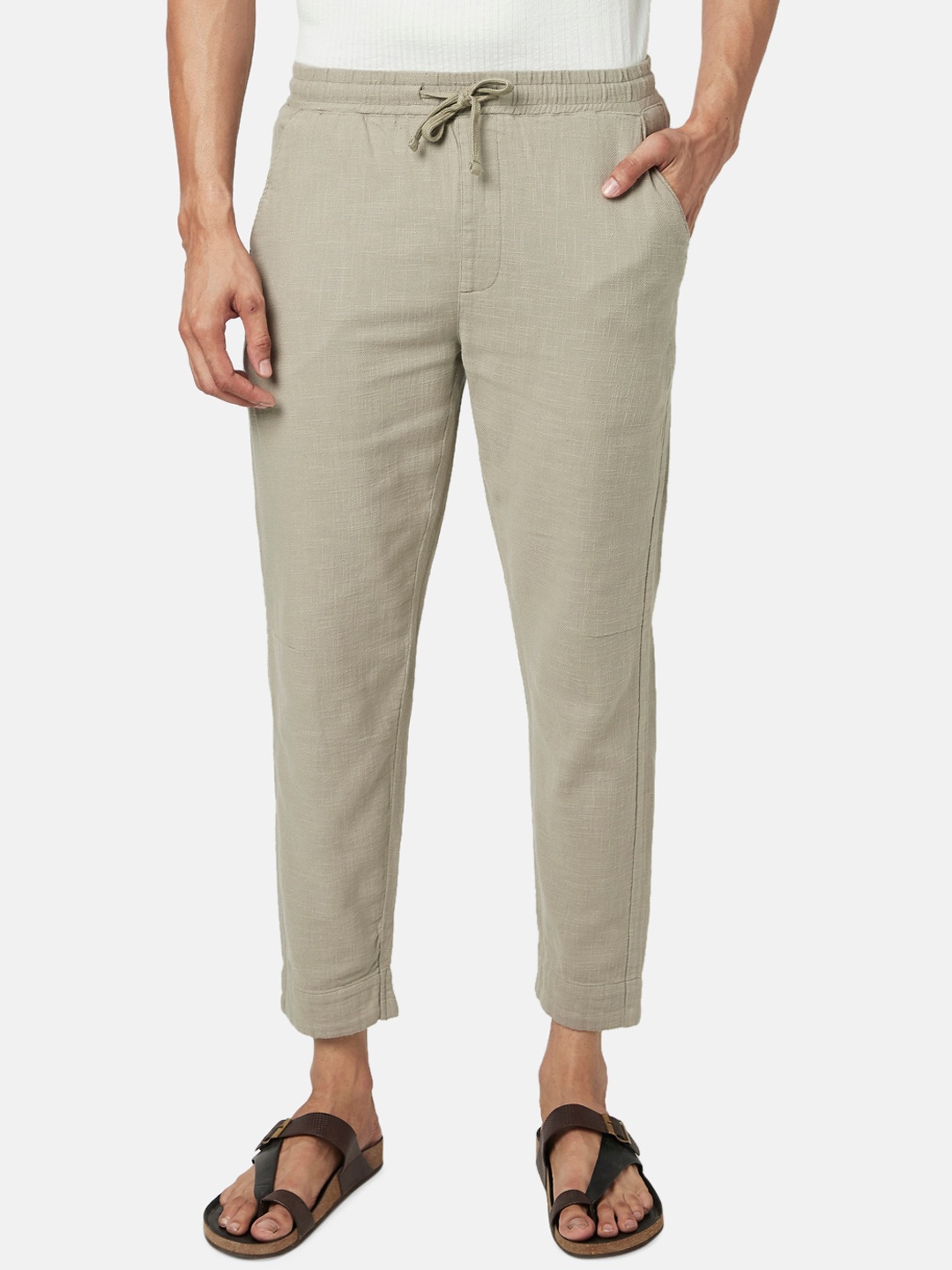 

7 Alt by Pantaloons Men Solid Mid Rise Cotton Trousers, Grey