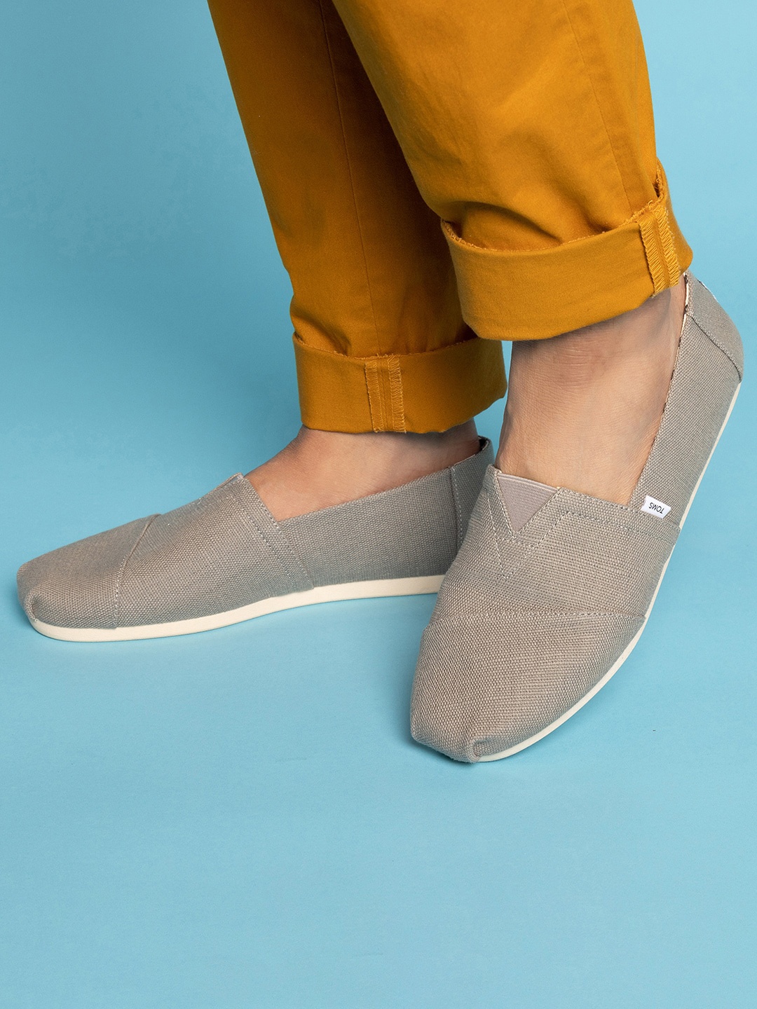 

TOMS Men Lightweight Canvas Slip-On Sneakers, Grey