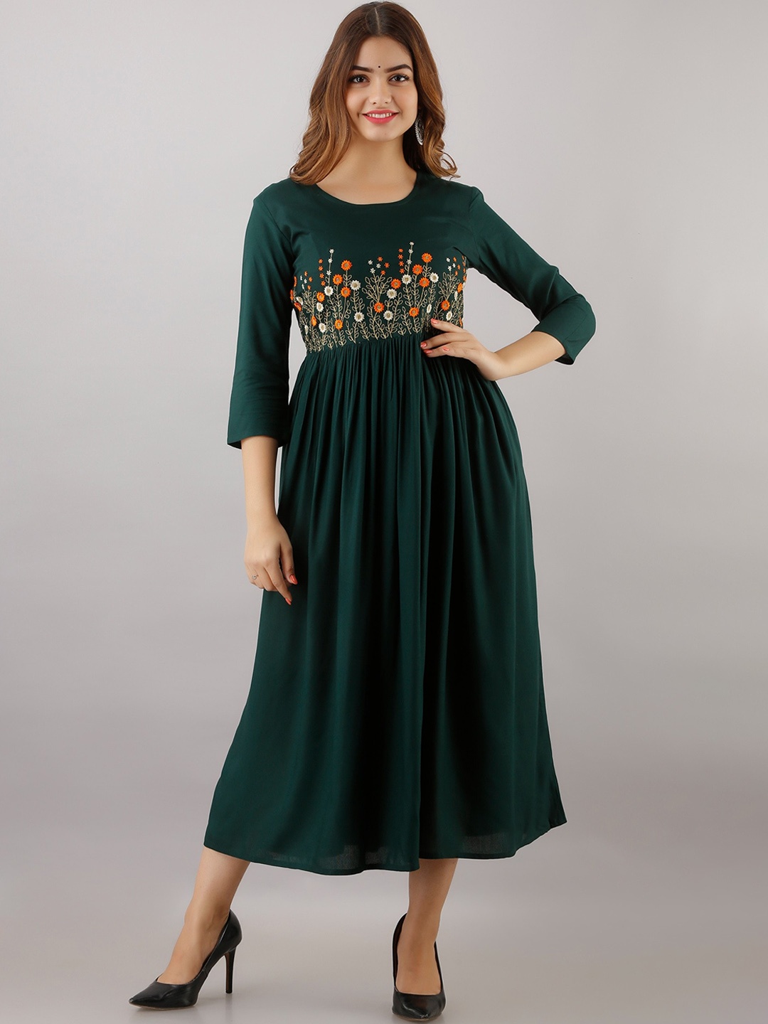 

Women Touch Floral Embroidered A-Line Kurta, Green