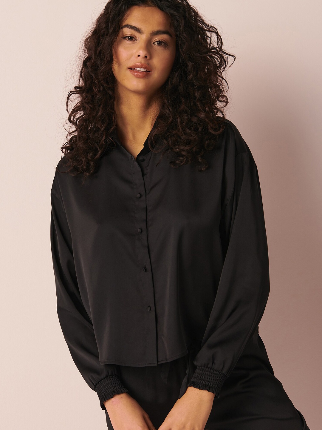 

La Vie en Rose Puff Sleeves Shirt style Top, Black