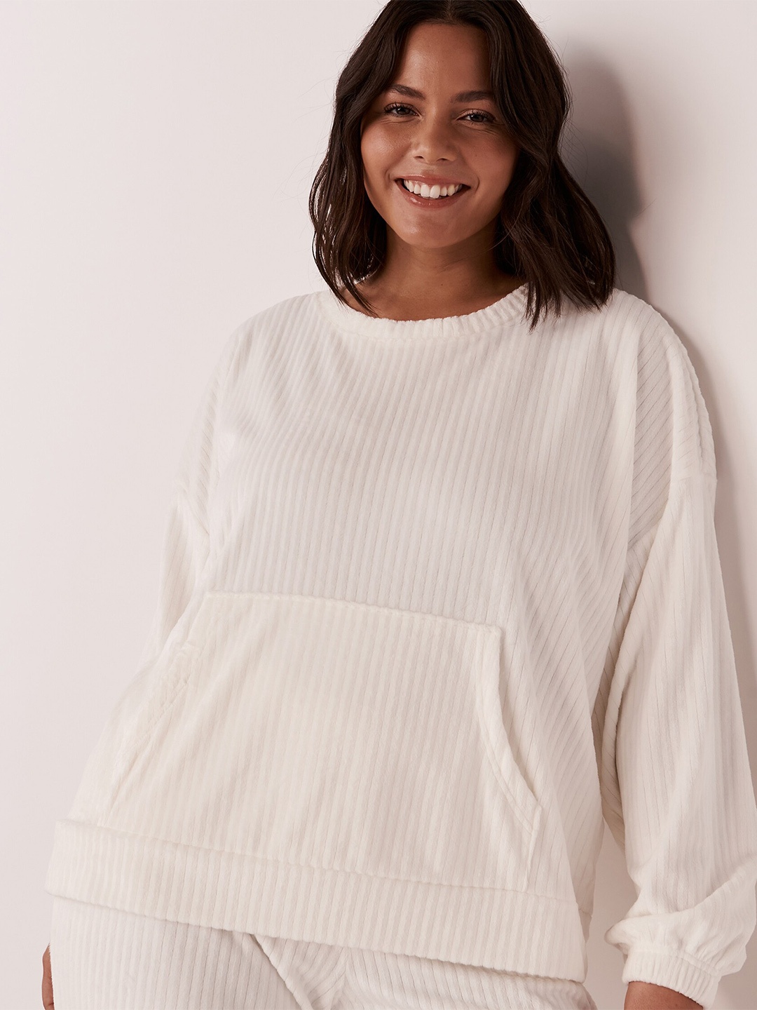 

La Vie en Rose Round Neck Ribbed T-Shirt, Cream