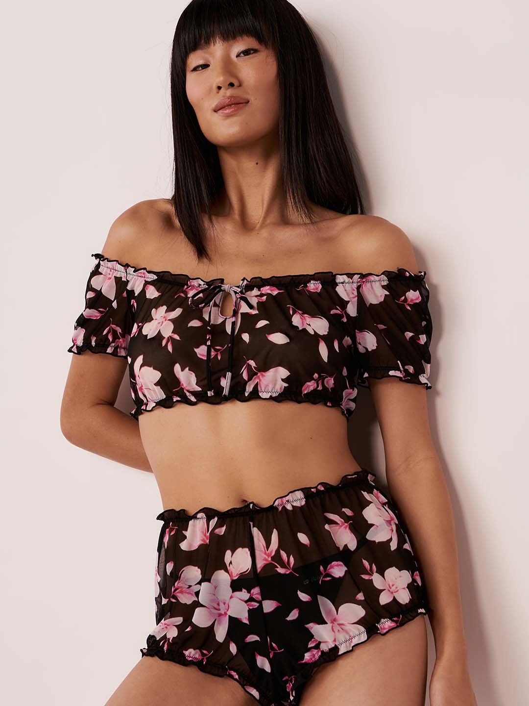 

La Vie en Rose Floral Printed Non Wired Mid Rise Lingerie Set, Black