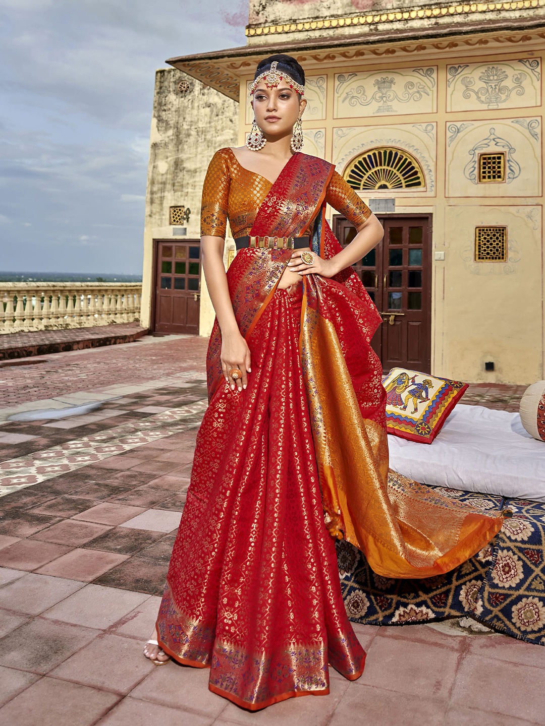 

elora Woven Design Zari Patola Saree, Red