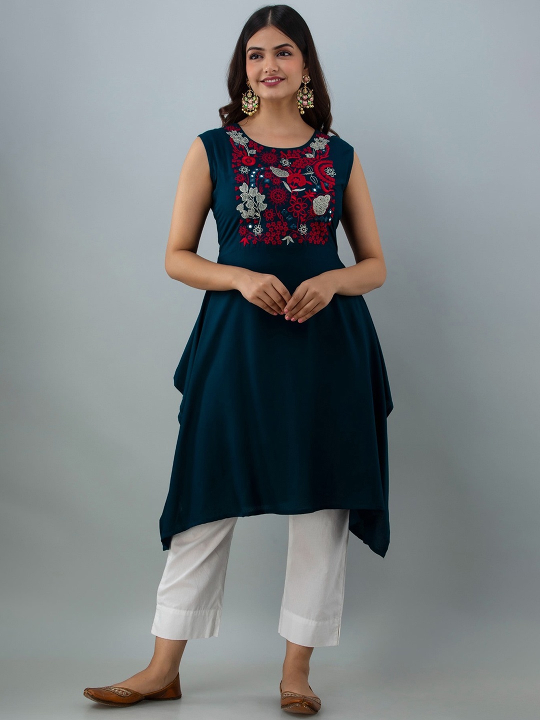 

Women Touch Yoke Design Thread Work Asymmetric Kurta, Blue