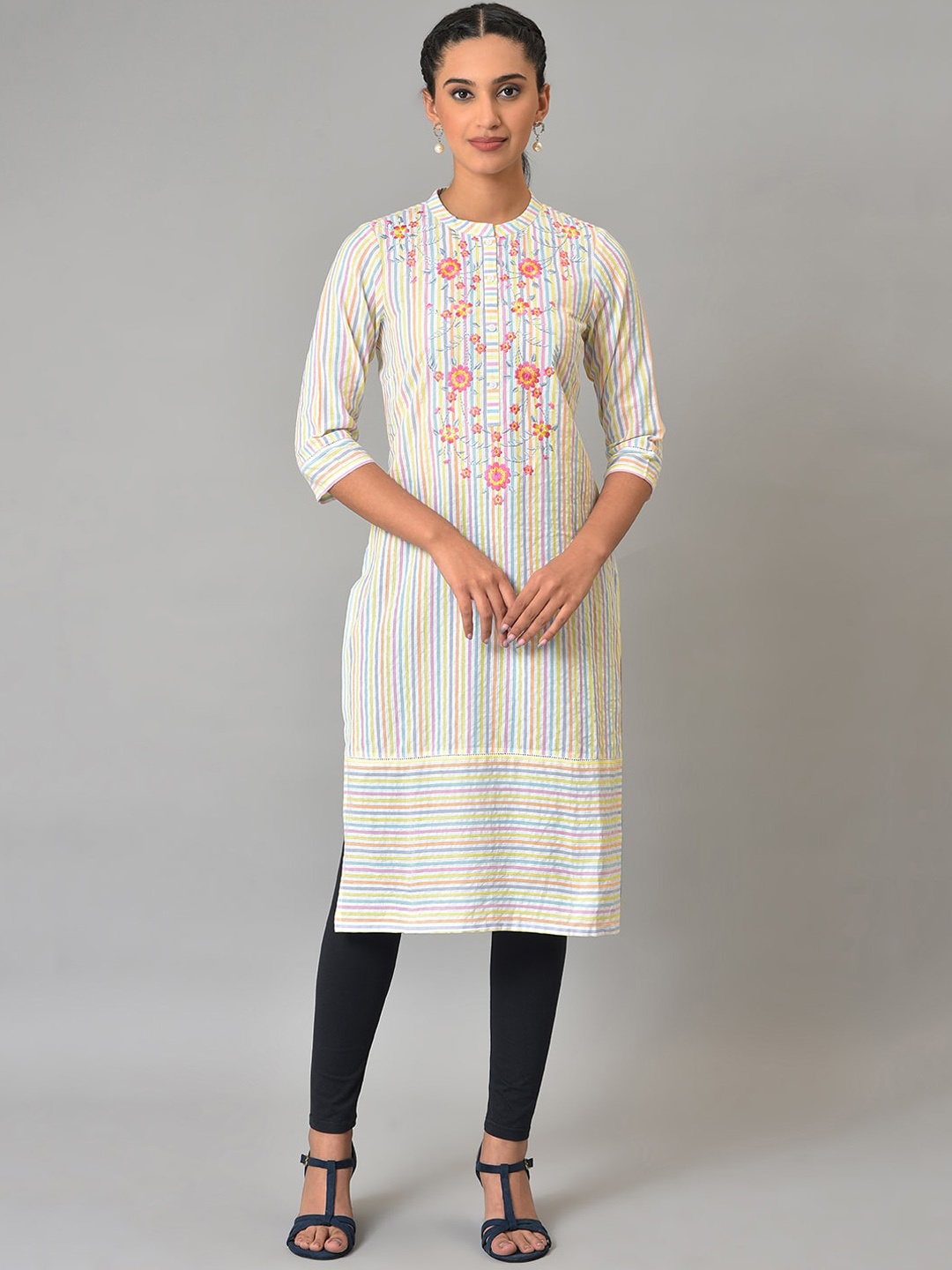 

AURELIA Floral Embroidered Pure Cotton Kurta, Grey