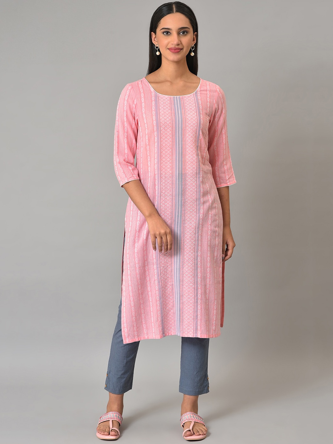 

Aurelia Women Pink Geometric Print Cotton Straight Kurta