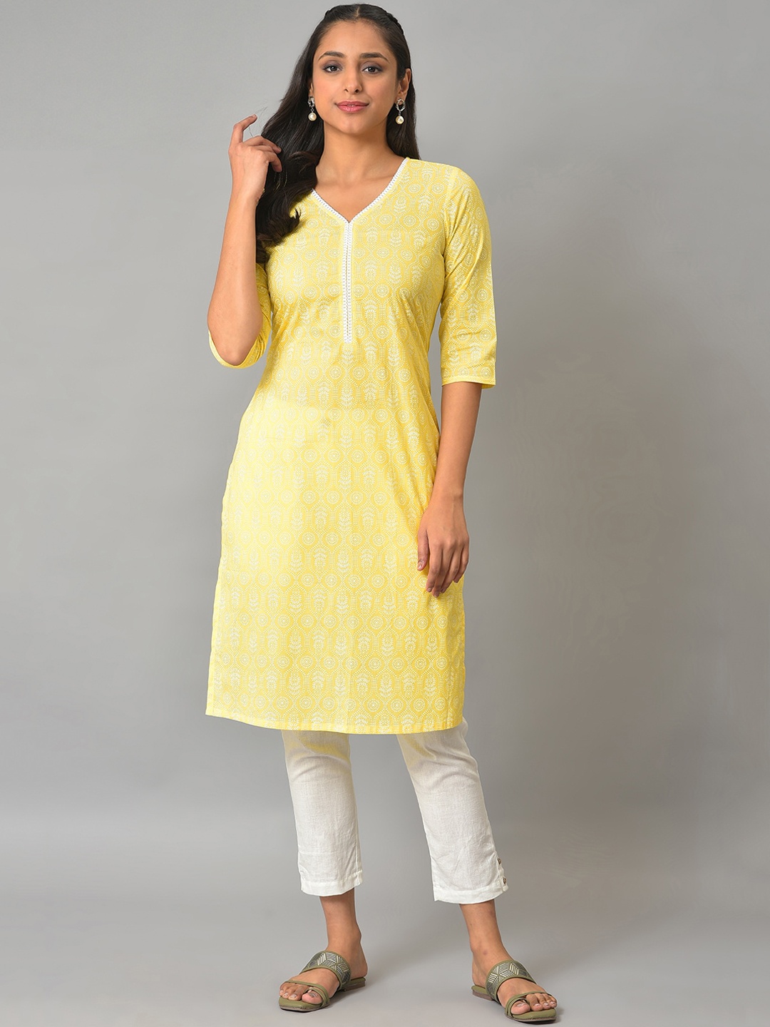 

AURELIA Ethnic Motifs Printed V-Neck Straight Pure Cotton Kurta, Yellow