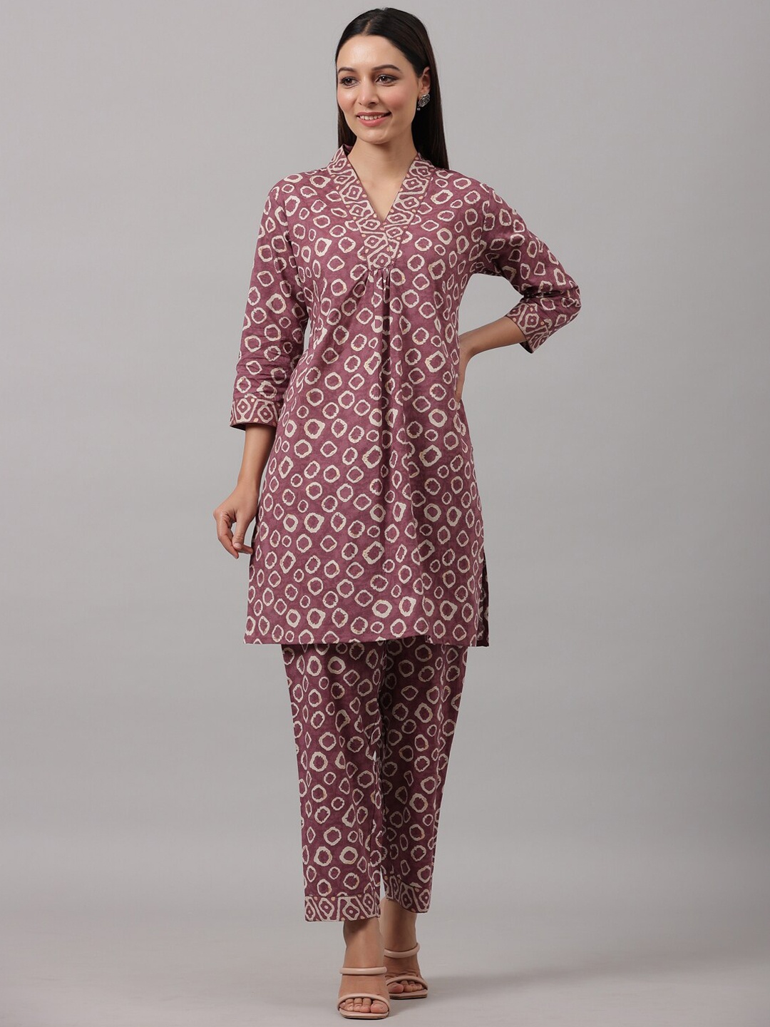 

Do Dhaage Women Foil Printed Pure Cotton Tunic With Trousers Co-Ords, Purple