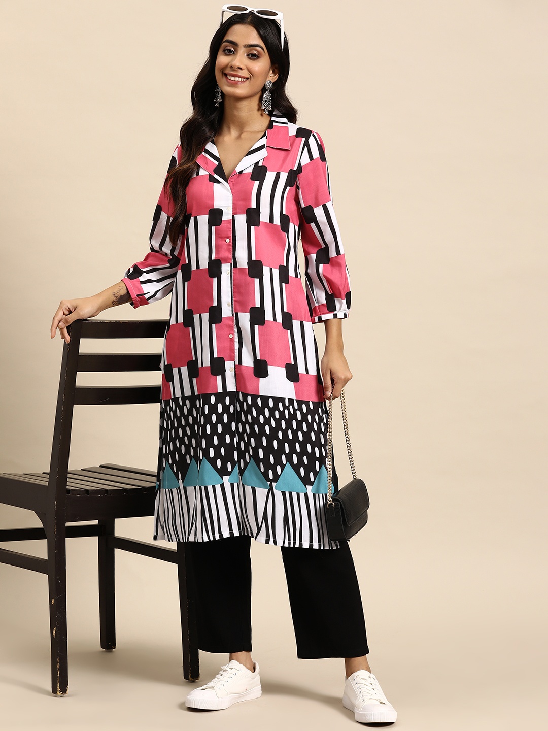 

Sangria Geometric Print Straight Kurta, Pink