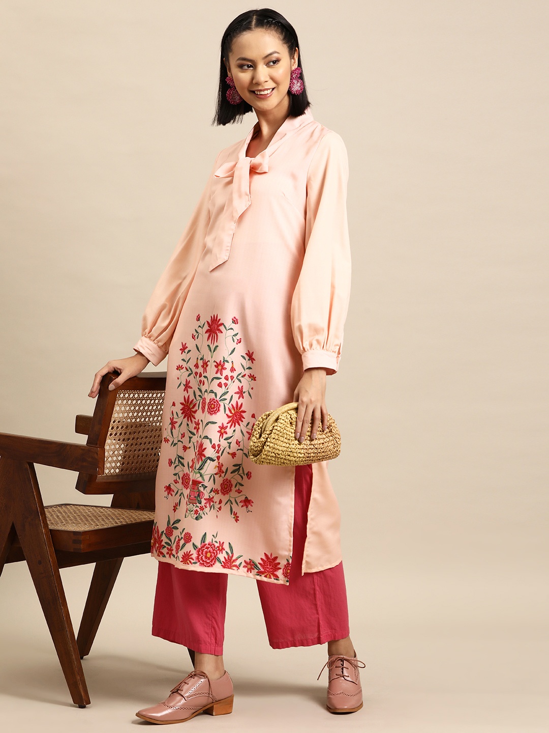 

Sangria Floral Printed Tie-Up Neck Kurta, Peach