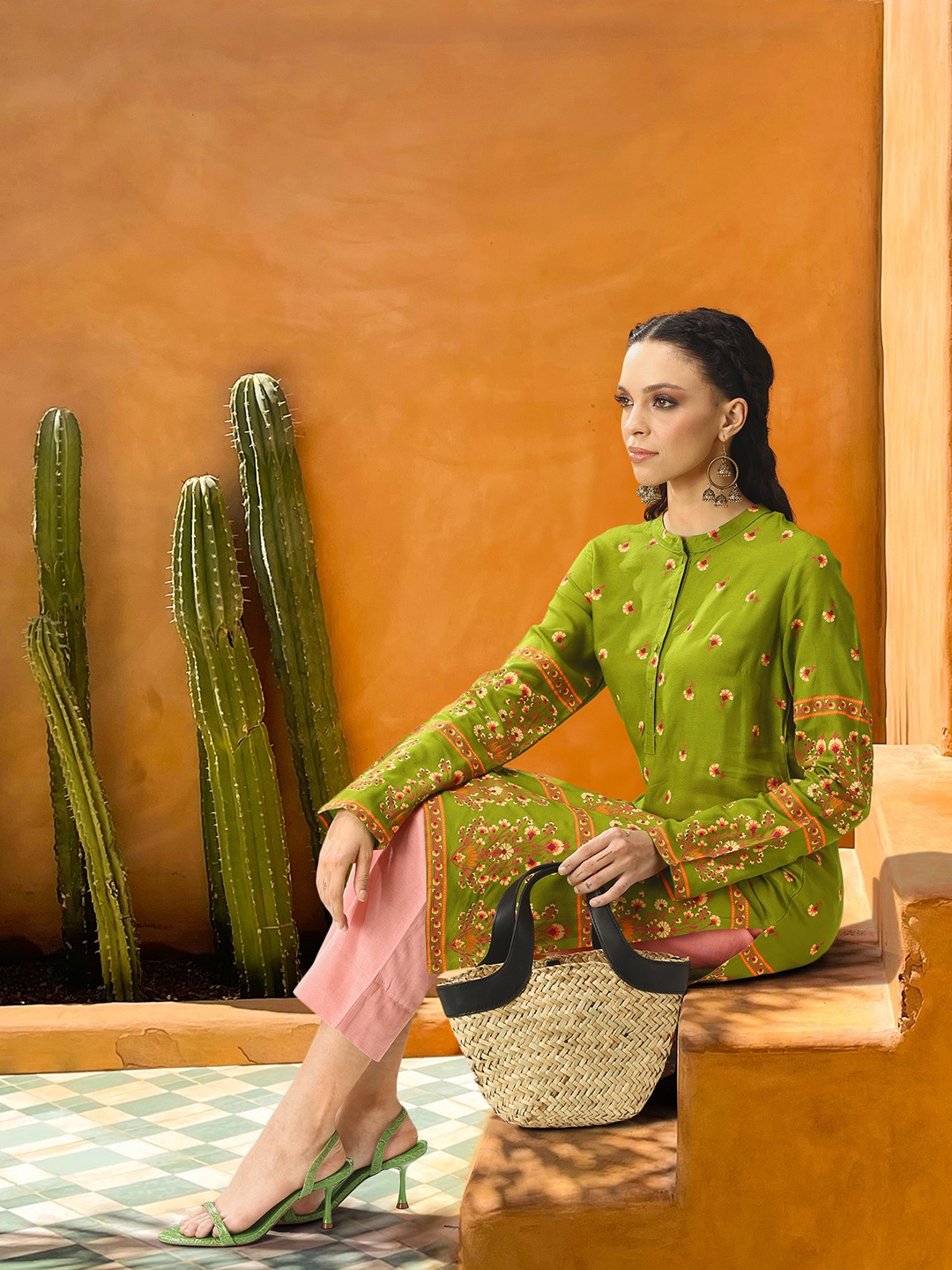 

Sangria Ethnic Motifs Printed Straight Kurta, Green