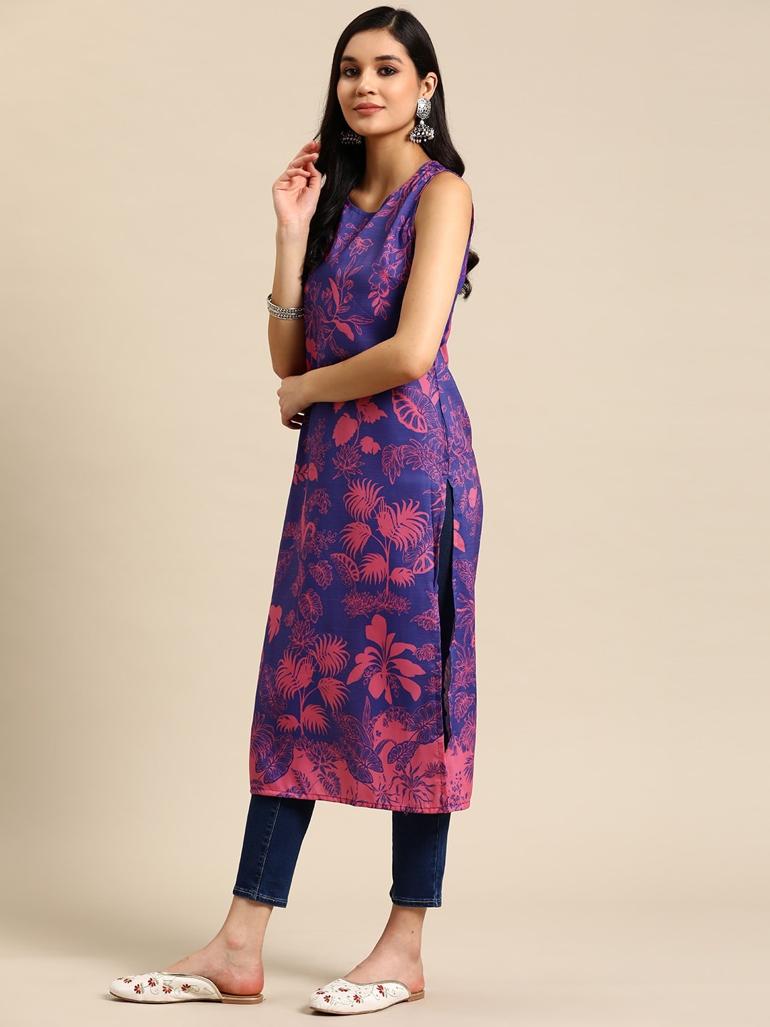 

Sangria Floral Printed Kurta, Blue