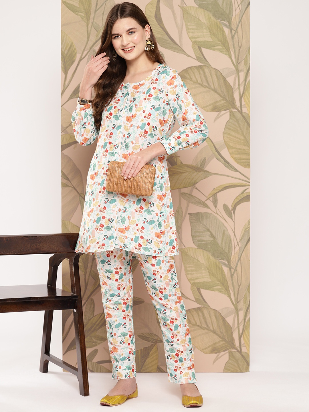 

Sangria Floral Print Kurta with Trousers, White