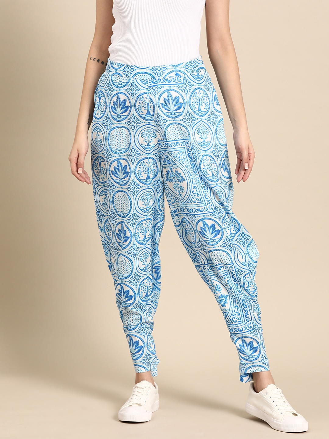

Sangria Women Ethnic Motifs Printed Cuffed Hem Detailed Trousers, Blue