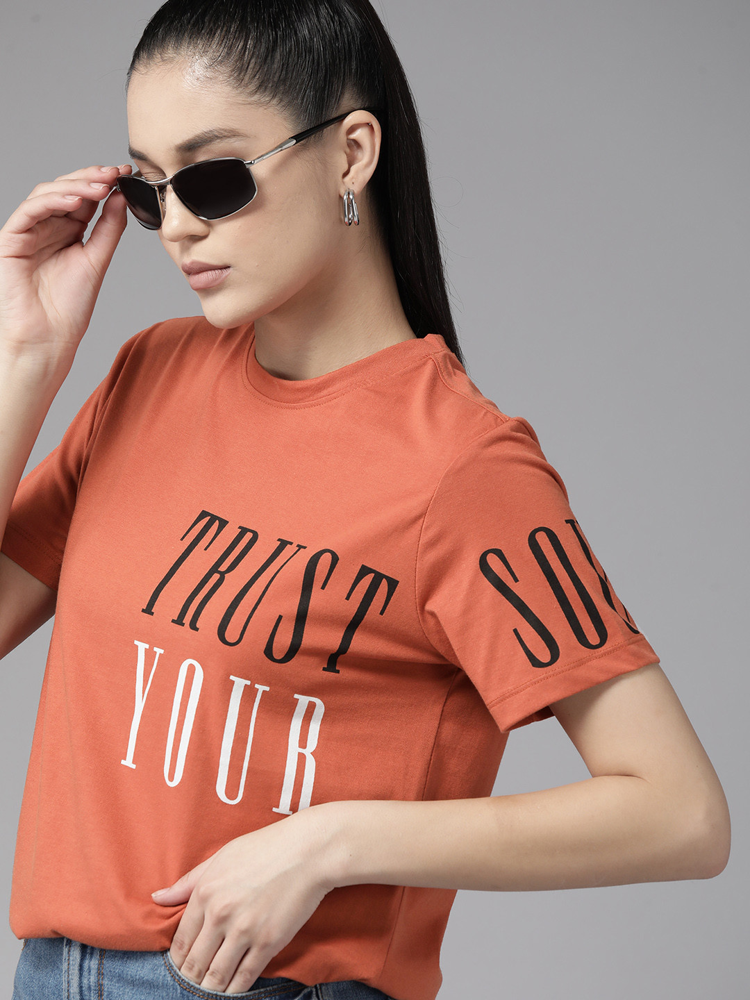 

The Roadster Lifestyle Co. Typography Print Regular Fit T-shirt, Rust