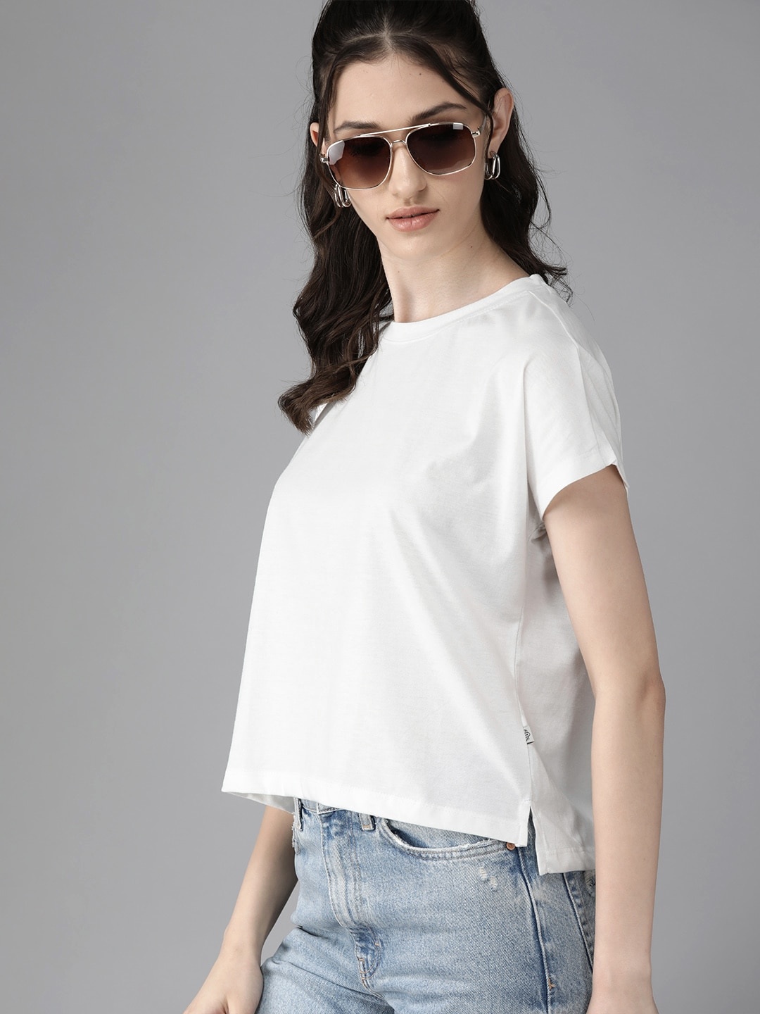 

The Roadster Lifestyle Co. Women Extended Sleeves T-shirt, White