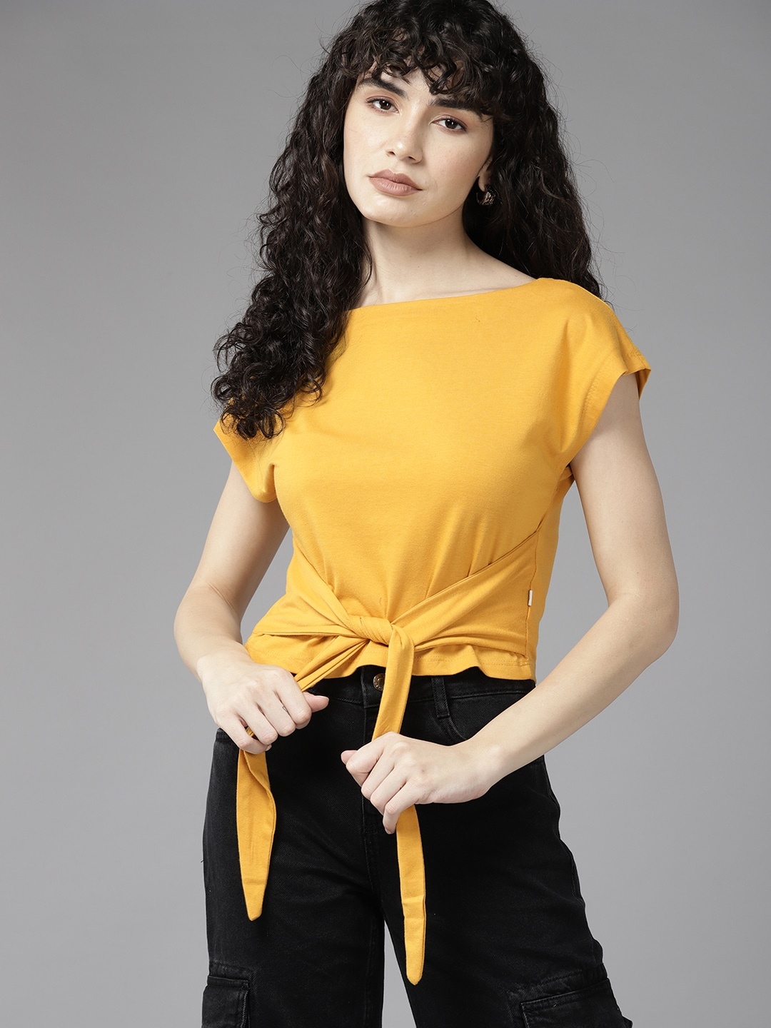 

The Roadster Lifestyle Co. Extended Sleeves T-shirt, Mustard