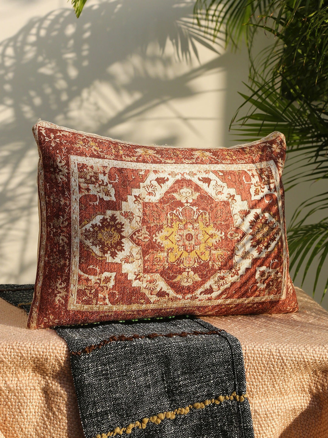 

Amoliconcepts Brown & White Ethnic Motifs Textured Cotton Rectangle Cushion Cover