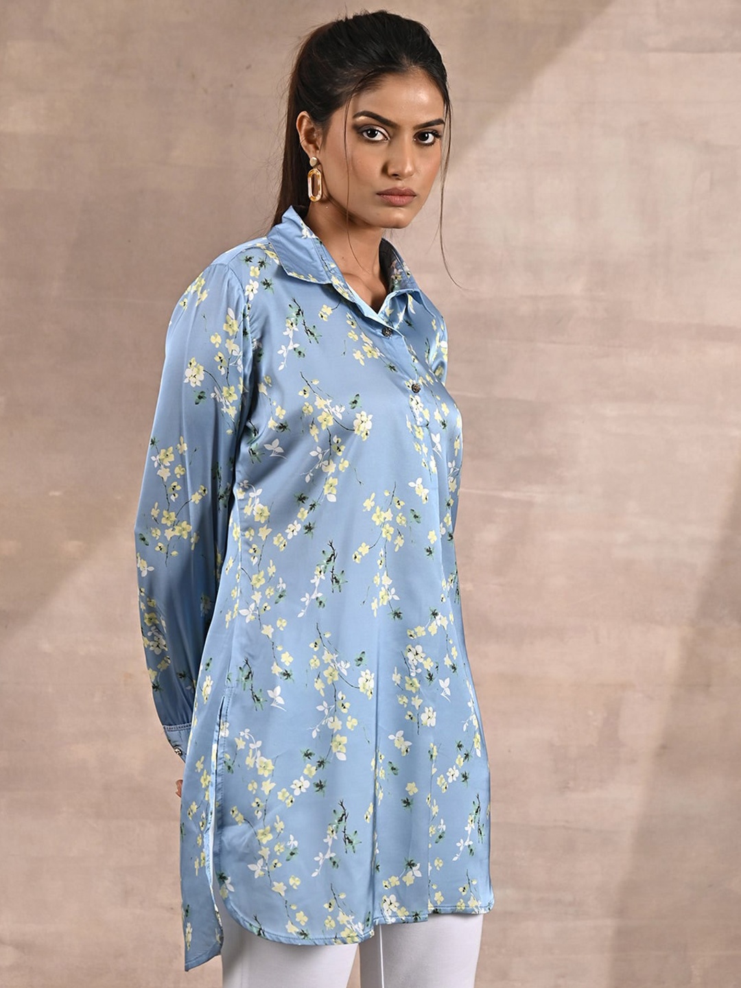 

Lakshita Relaxed Floral Printed Formal Shirt, Blue