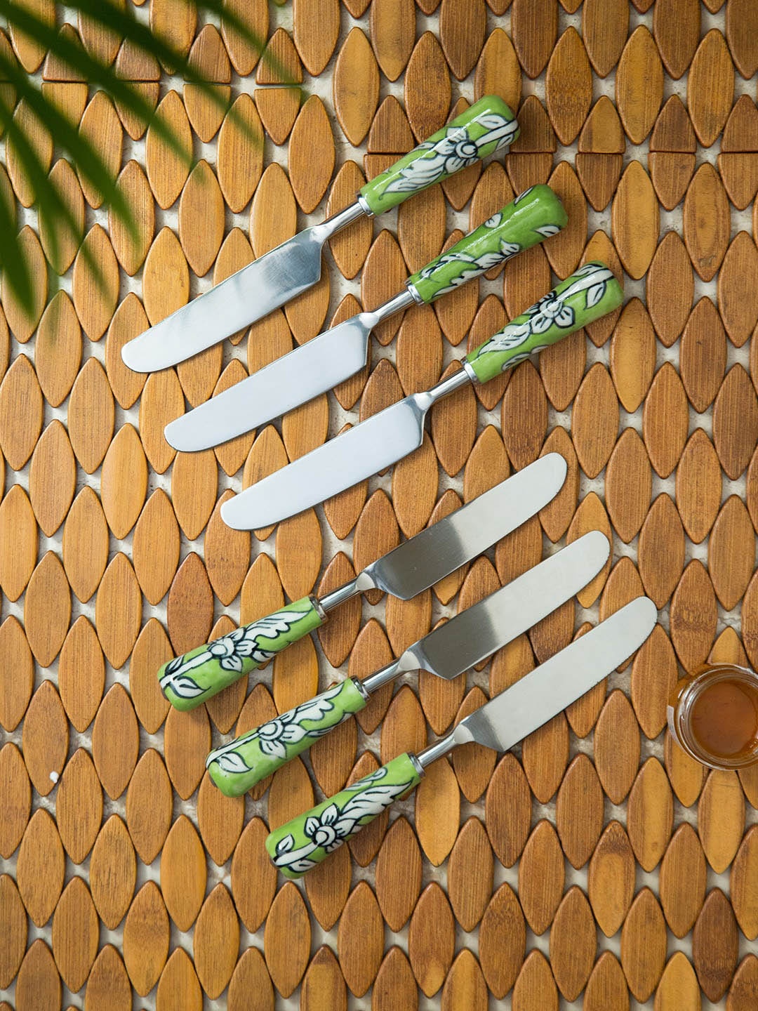 

ExclusiveLane The Mughal Zahri Green 6 Pcs Stainless Steel & Ceramic Table Knives