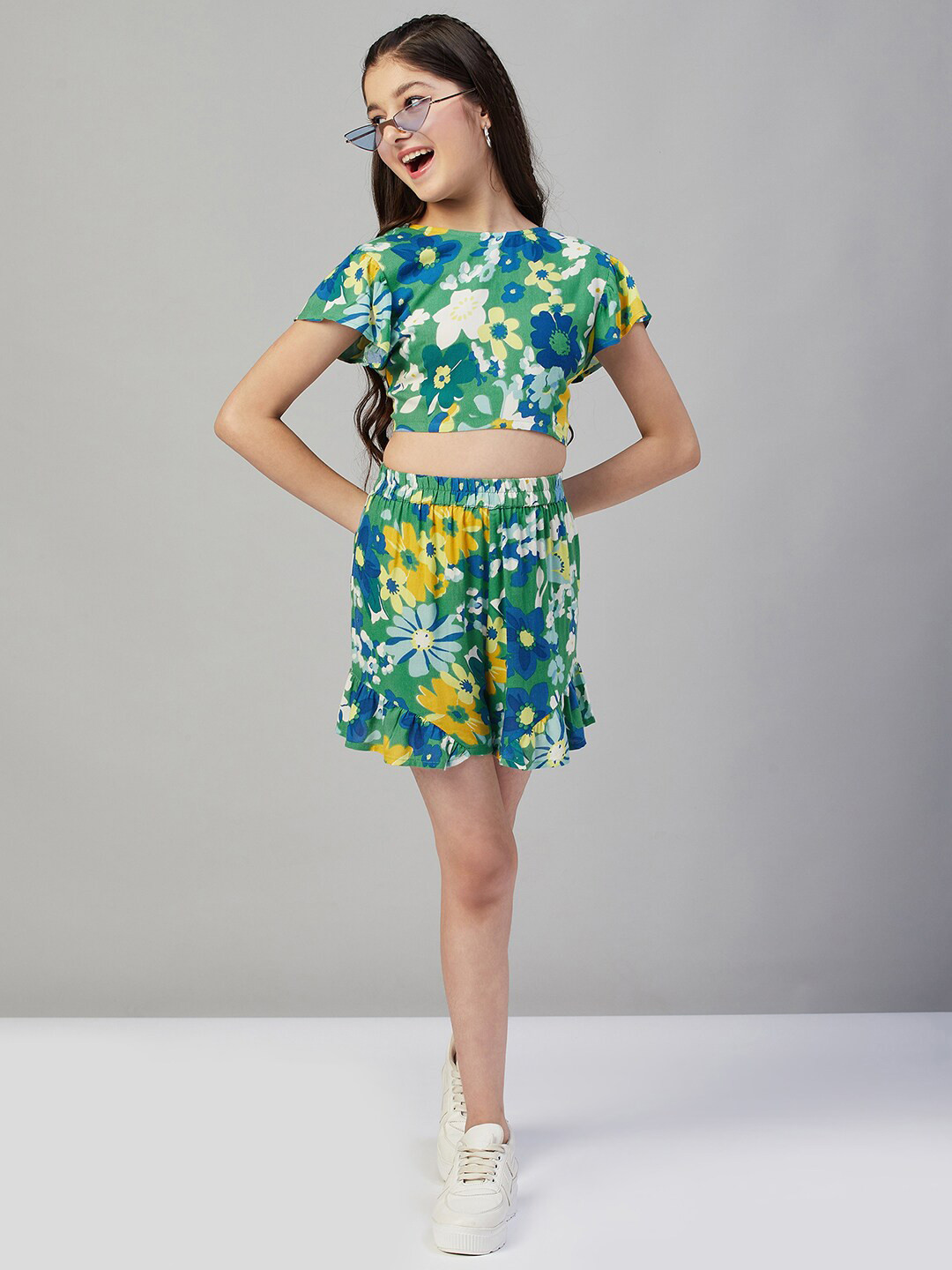 

Stylo Bug Girls Abstract Printed Crop Top with Shorts, Green
