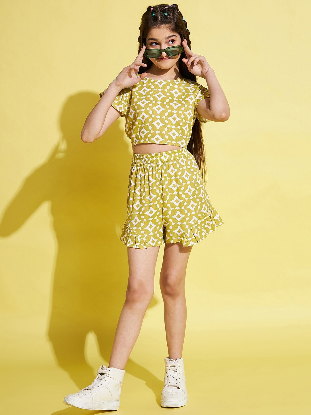 

Stylo Bug Girls Geometric Printed Top with Shorts, Lime green