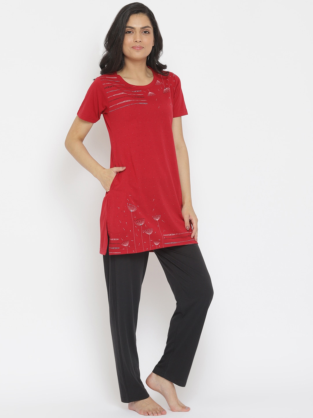 

Duchess Abstract Printed Night Suit, Red