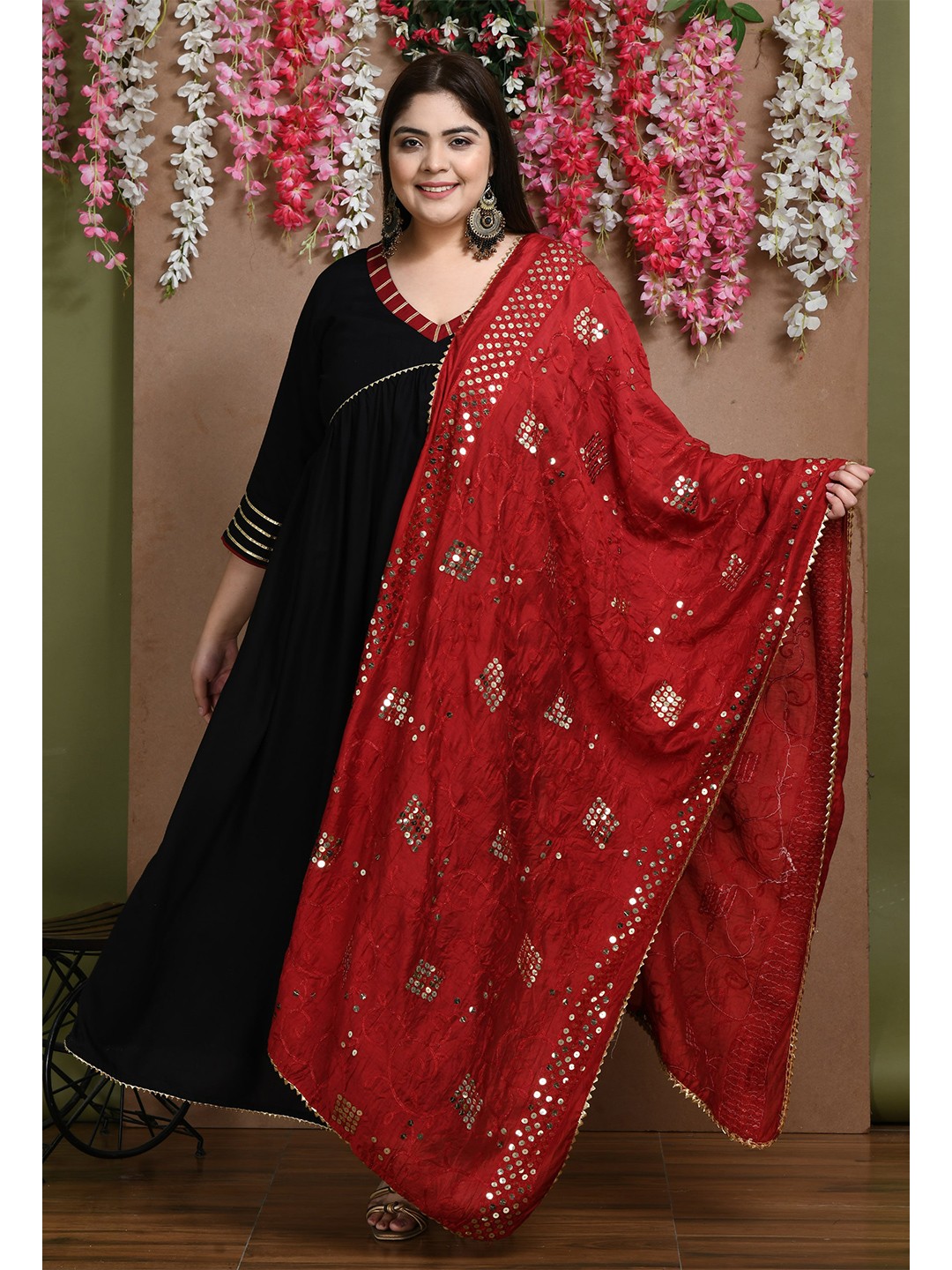 

PrettyPlus by Desinoor.com Embroidered Dupatta, Maroon