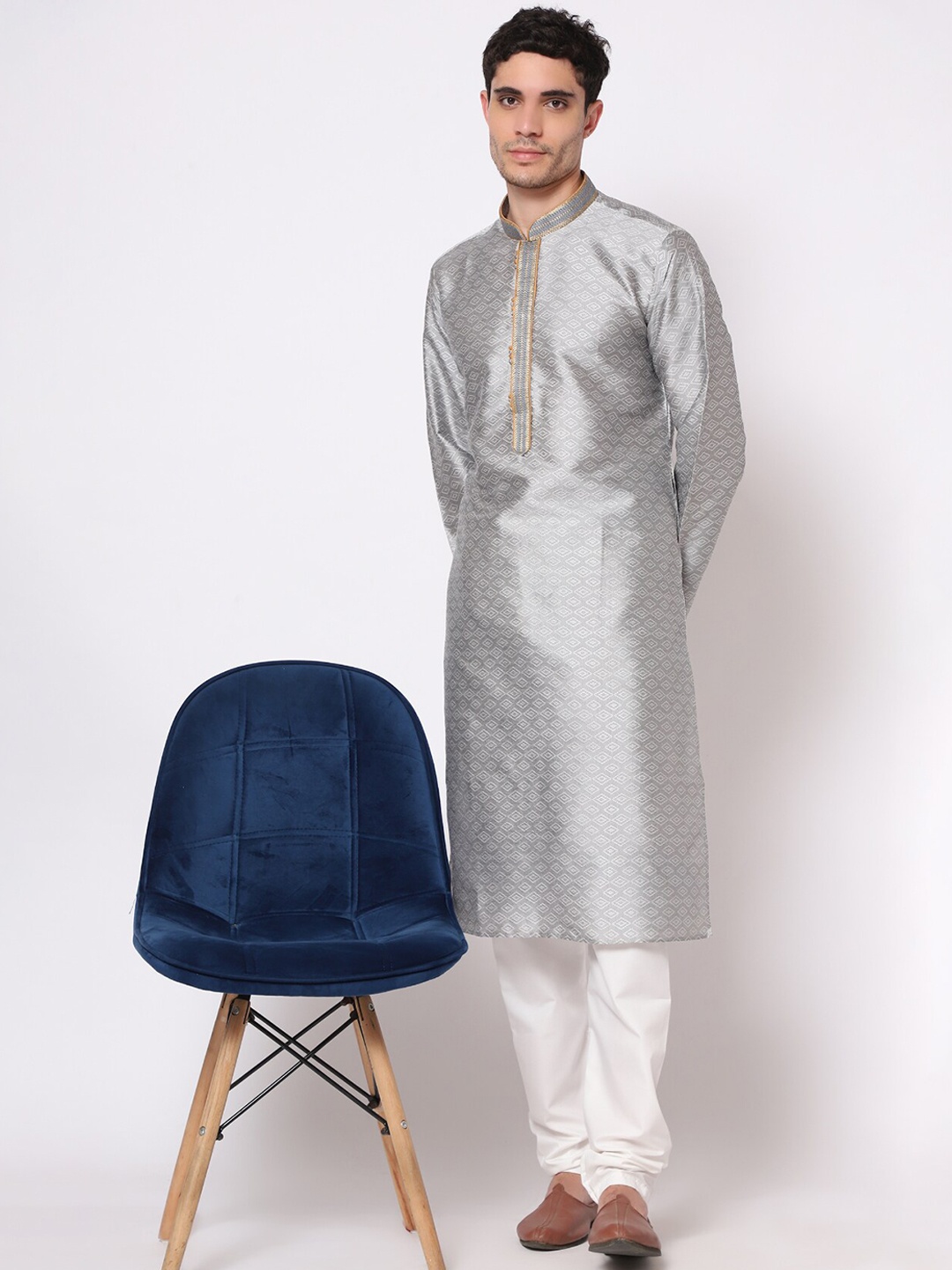 

GoStyle Mandarin Collar Embroidered Pure Cotton Kurta with Churidar, Grey
