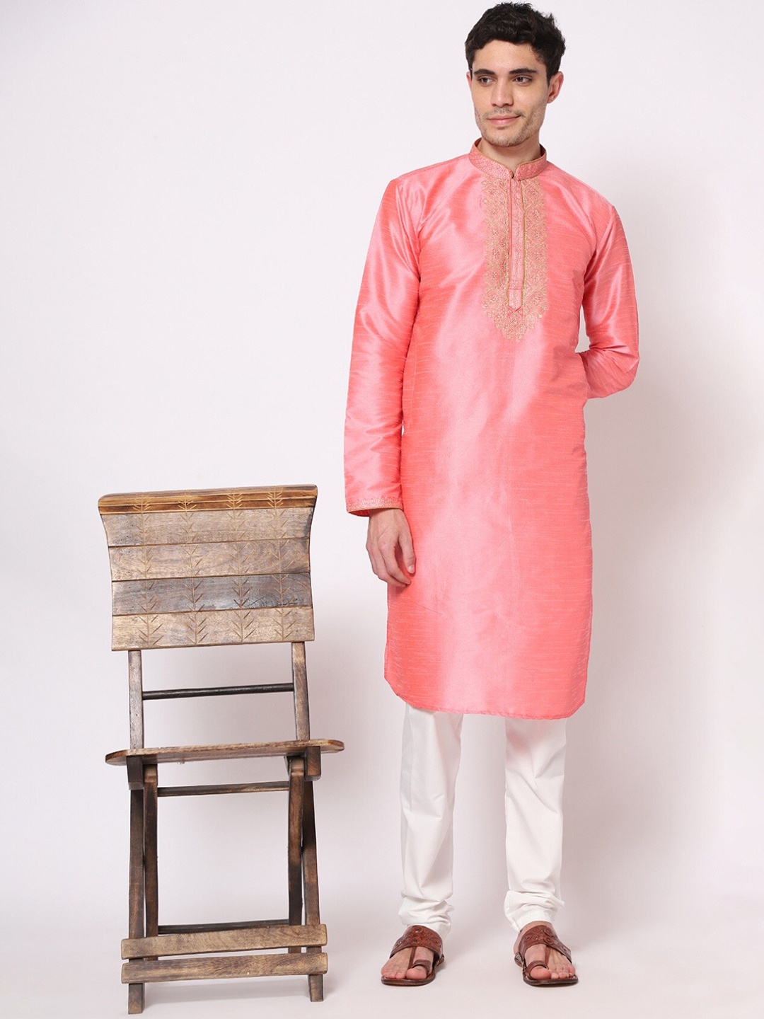 

GoStyle Embroidered Pure Cotton Kurta with Pyjamas, Peach