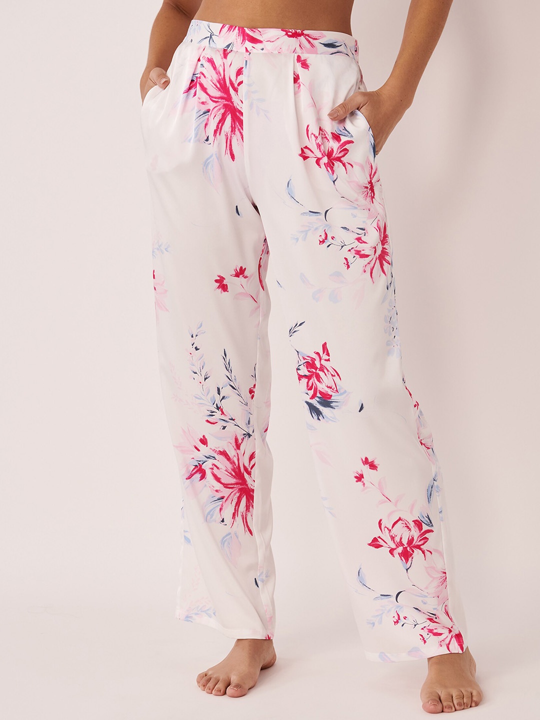 

La Vie en Rose Women Floral Printed Mid-Rise Lounge Pants, White
