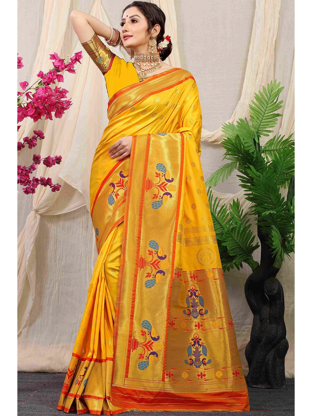 

Anaita Floral Woven Design Zari Pure Silk Banarasi Saree, Yellow